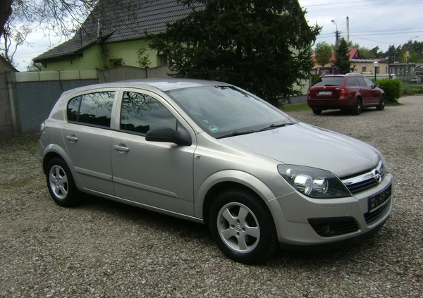 Opel Astra cena 12900 przebieg: 181000, rok produkcji 2007 z Złotów małe 67